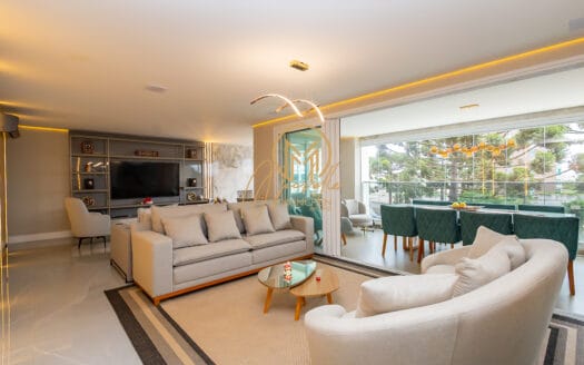 Apartamento de 255m² no Ecoville – 4 suítes – 4 vagas de garagem