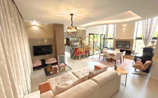 Casa mobiliada com 356m² e 3 suítes em condomínio exclusivo