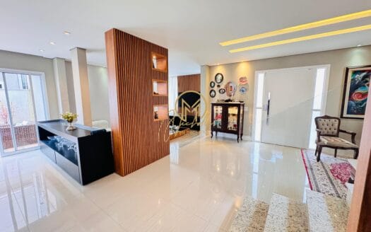 Casa 100% mobiliada para locação – 3 quartos (2 suítes), condomínio fechado em Santa Felicidade